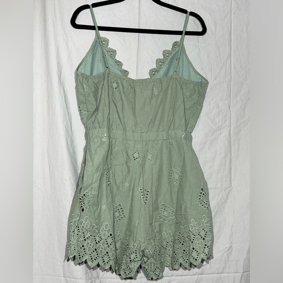 Miss Me Romper - Picture 2 of 3